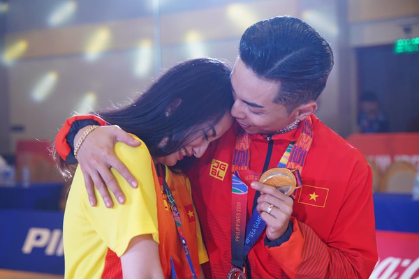 Gia đình Khánh Thi toàn nhân tài thể thao: ông xã giành HCV SEA Games