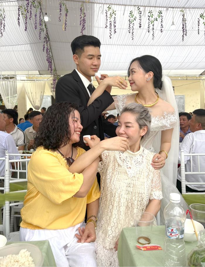 Hà Đức Chinh tổ chức hôn lễ với bạn gái tại quê nhà Phú Thọ