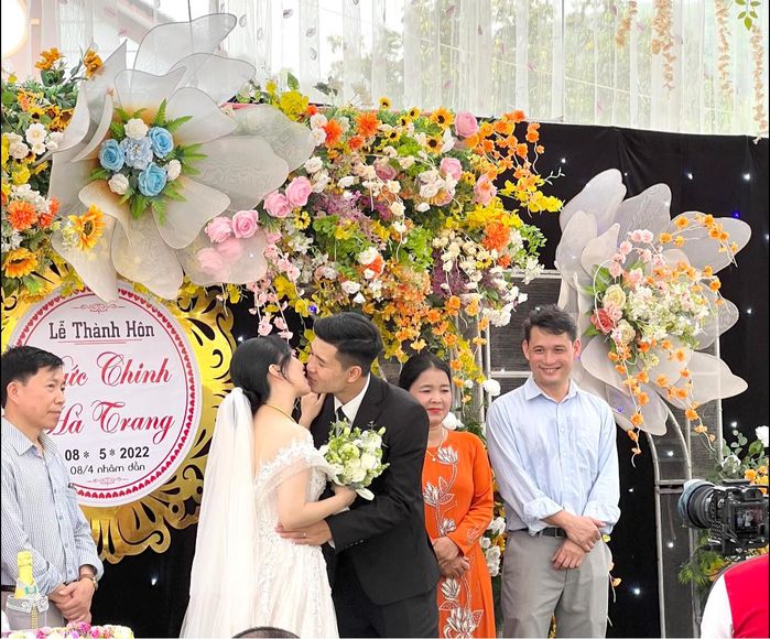 Hà Đức Chinh tổ chức hôn lễ với bạn gái tại quê nhà Phú Thọ