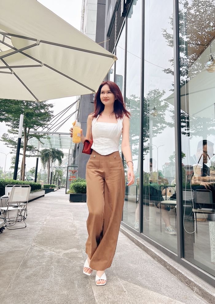 Hương Giang lẻ bóng, Đình Tú tình tứ bên cô gái lạ sau chia tay