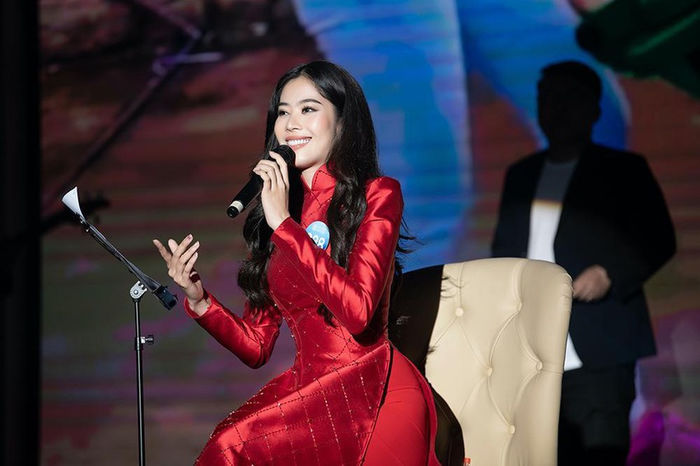 Hậu lọt top Miss World Vietnam, Nam Em lên đồ đi hát đẹp sang miễn bàn