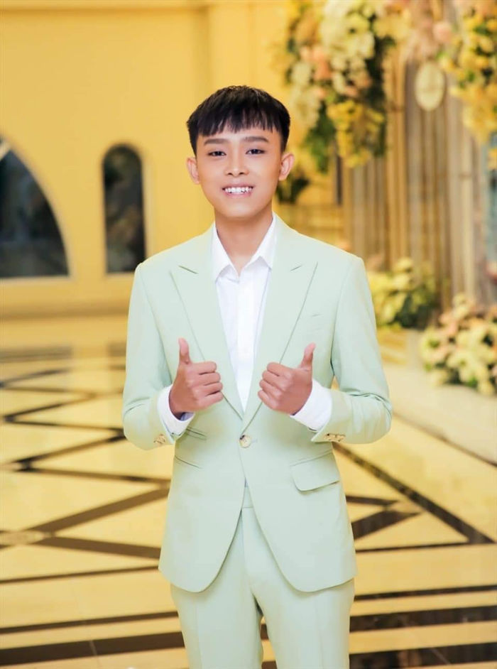 Hồ Văn Cường từ chối khi Ngọc Sơn giới thiệu là ngôi sao ca nhạc