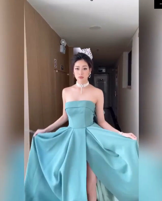 Hoa hậu Khánh Vân ăn diện lồng lộn chỉ để đi đổ rác, quét nhà