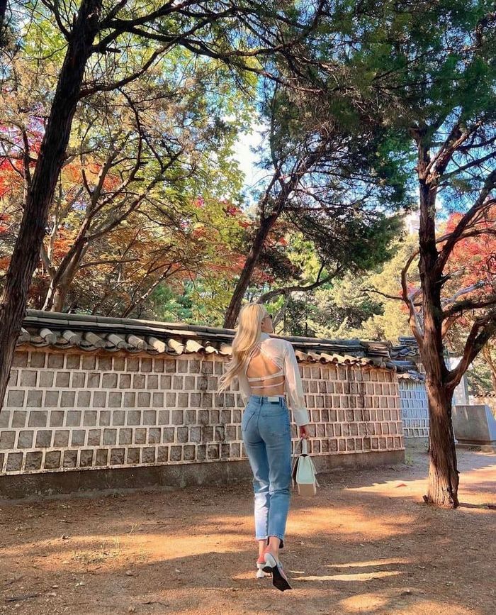 Hội idol hot nhất Kpop đam mê khoe lưng: Jennie quyến rũ xịt máu mũi