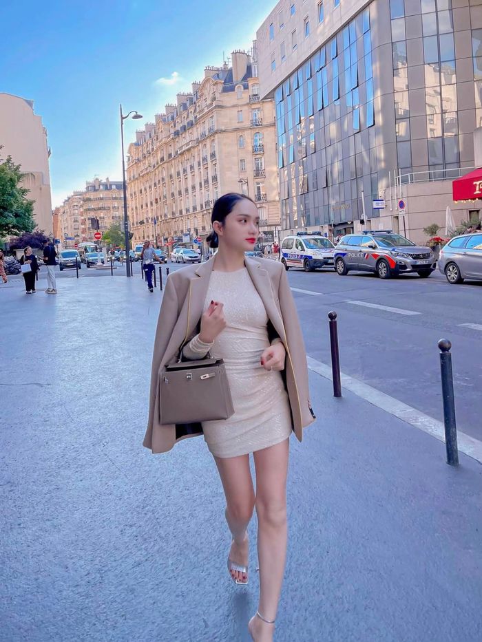 Hương Giang và Trúc Diễm gây bất ngờ khi xuất hiện ở Cannes 2022