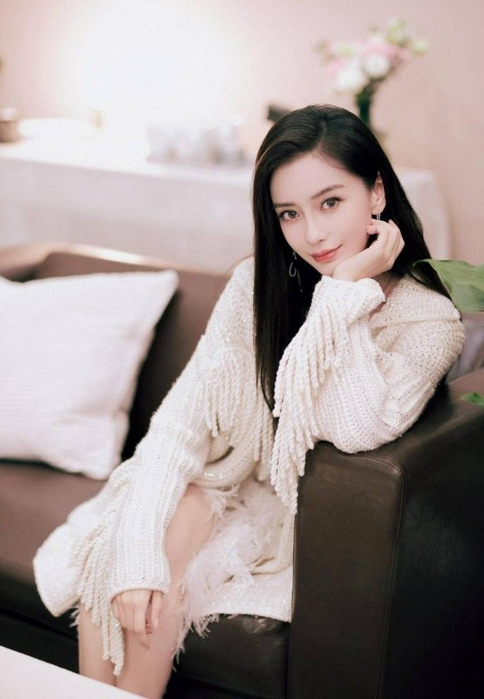 Huỳnh Hiểu Minh hẹn hò tình mới, trông mặt cứ ngỡ là Angela Baby