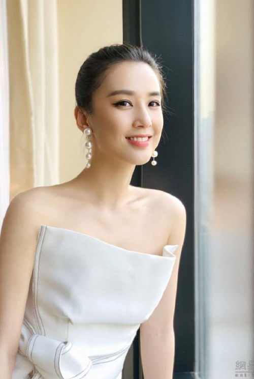 Huỳnh Thánh Y: Mỹ nhân chấp nhận làm vợ bé, nay sống như bà hoàng