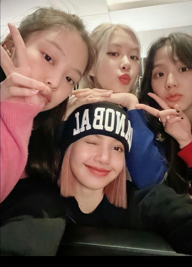 Jennie: BLACKPINK không phải là gái hư, kiệt sức sau khi lưu diễn