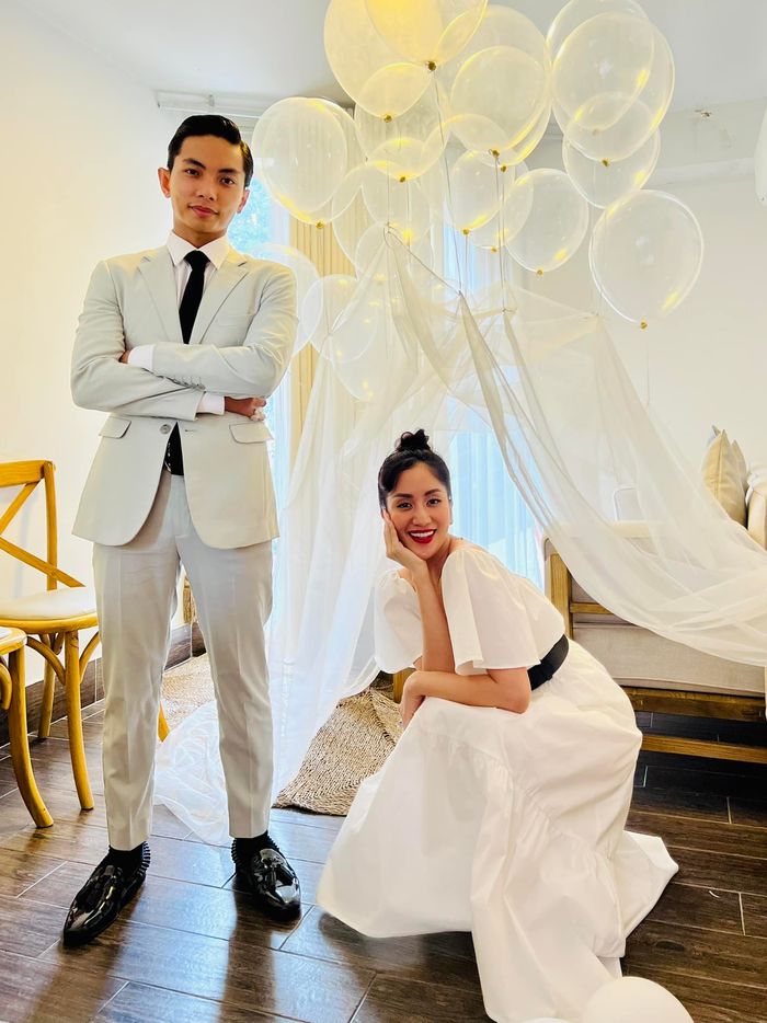 Khánh Thi - Phan Hiển tất bật chuẩn bị đám cưới: chị đẹp đã làm cô dâu