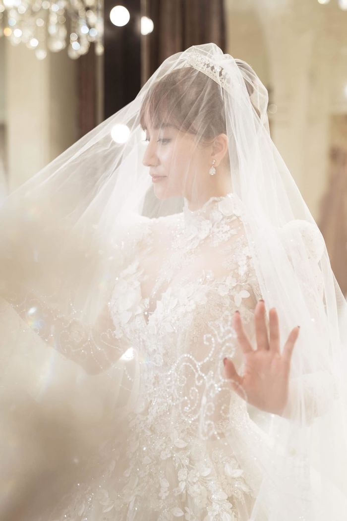 Khánh Thi - Phan Hiển tất bật chuẩn bị đám cưới: chị đẹp đã làm cô dâu