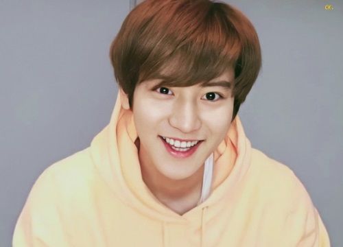 Khi nam idol lột xác trên sân khấu: V (BTS) trở nên lạnh lùng khó tả
