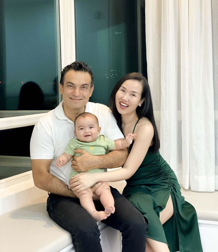 Khoảnh khắc cha nào con nấy nhà sao: Võ Hạ Trâm tức cái lồng ngực