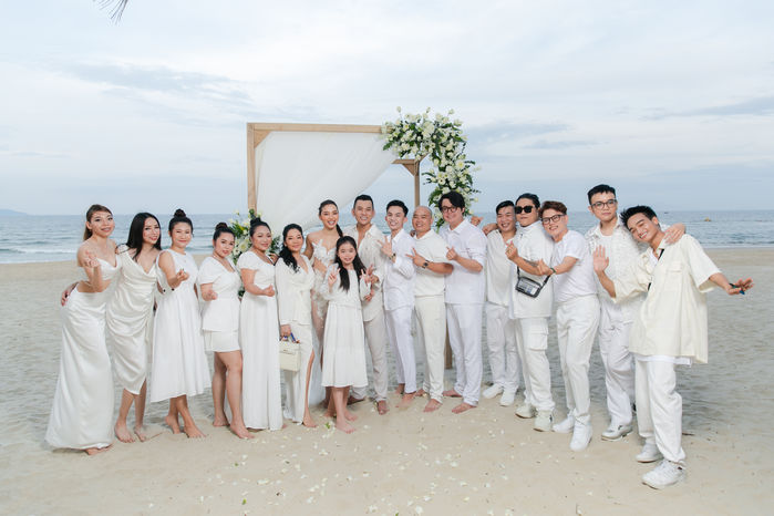 Khoảnh khắc đẹp trong hôn lễ riêng tư ở Đà Nẵng của Phương Trinh Jolie