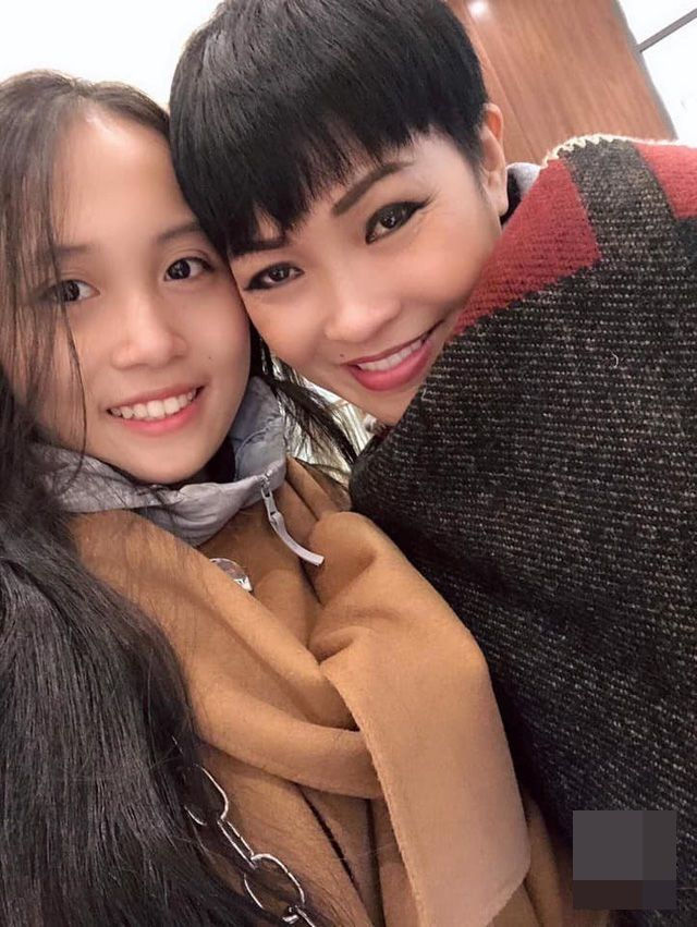 Tóm gọn khoảnh khắc Phương Thanh và tình trẻ hẹn hò tình tứ