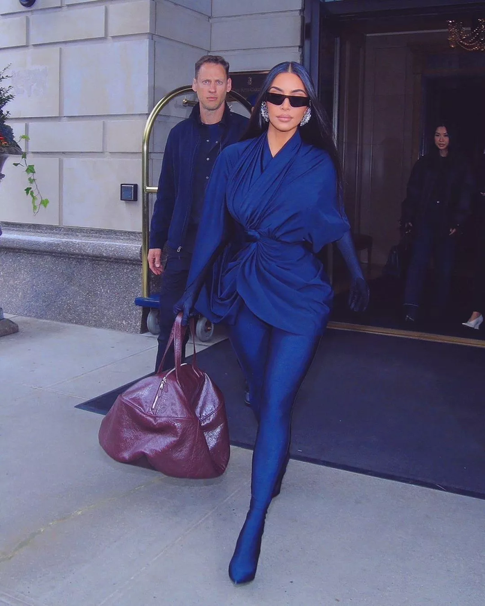 Kim Kardashian đúng chất tỷ phú, có kho trữ quần áo hơn 30.000 món