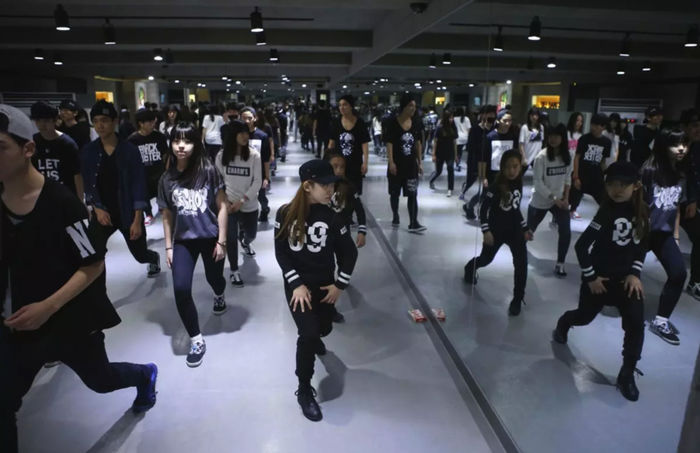 Thời gian hợp đồng 7 năm của idol: Con số đáng sợ với fan Kpop