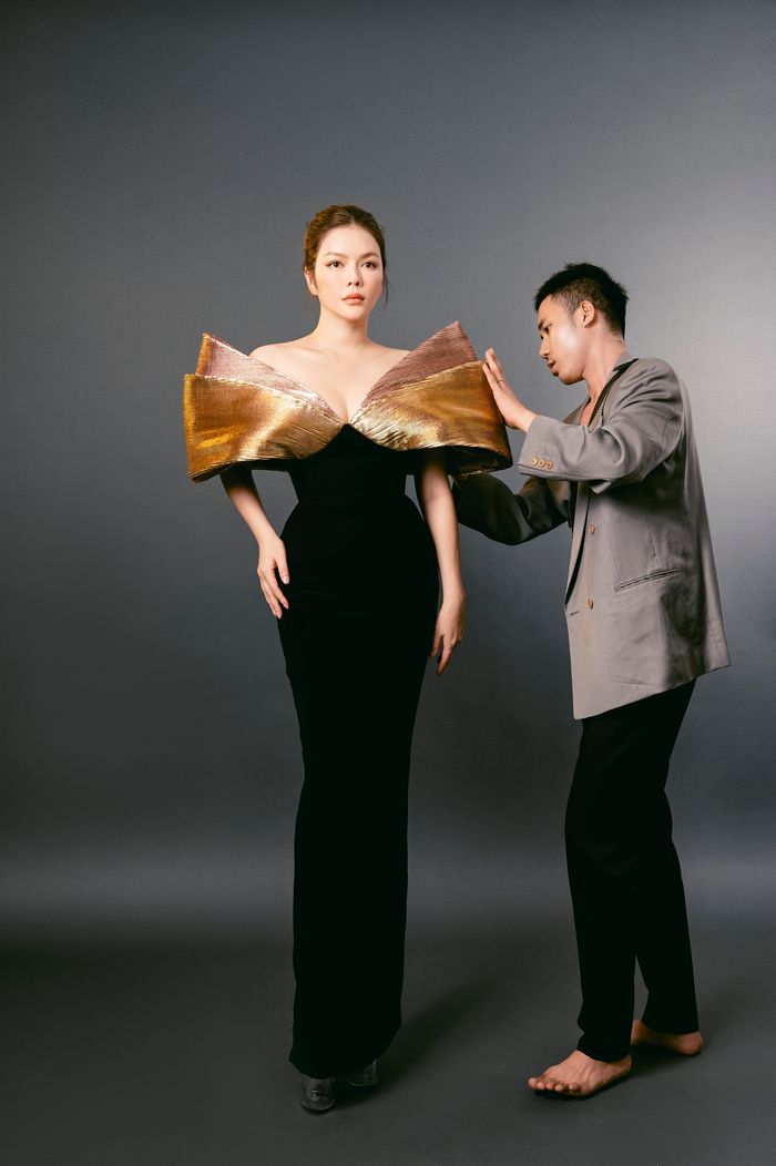 Lý Nhã Kỳ đi dự LHP Cannes 2022: mang 50 bộ cánh, ê-kíp đến 10 người