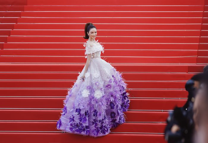 Lý Nhã Kỳ chào sân thảm đỏ LHP Cannes 2022: Lộng lẫy như công chúa