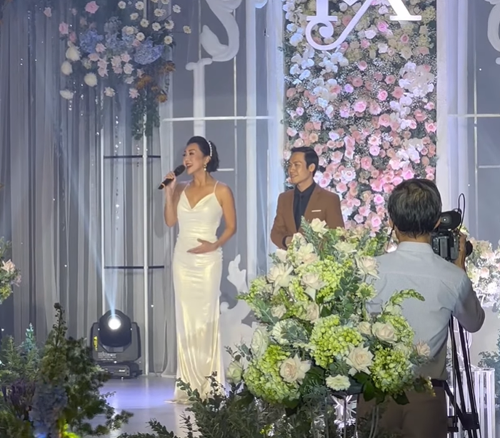 MC Kỳ Duyên lên đồ không nể nang khi dự đám cưới ca sĩ Hà Thanh Xuân