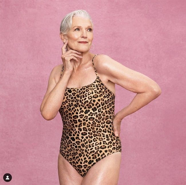 Gừng càng già càng cay: Mẹ tỷ phú giàu nhất thế giới làm mẫu áo tắm 