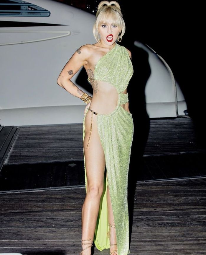 Miley Cyrus đẹp tựa nữ thần, visual xịn sò thế này ai mà không mê