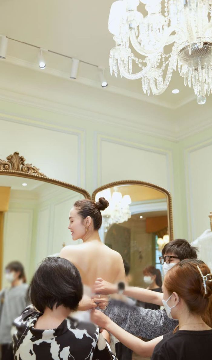 Minh Hằng chuẩn bị cho hôn lễ tháng 6: chăm tút nhan sắc, tập khiêu vũ