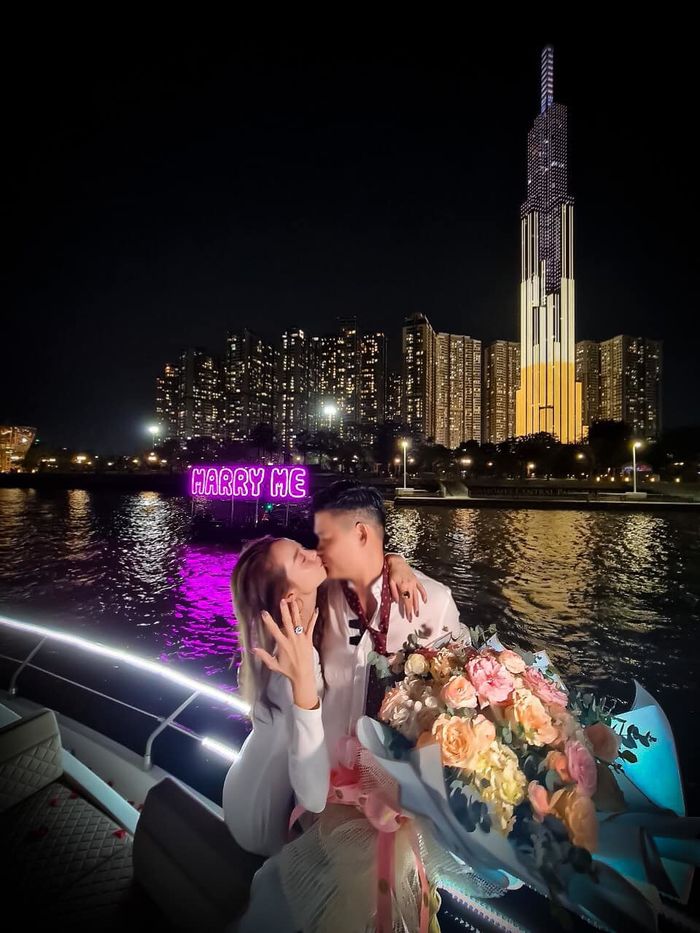 Minh Hằng rạng rỡ trong bộ ảnh cưới cùng chồng đại gia