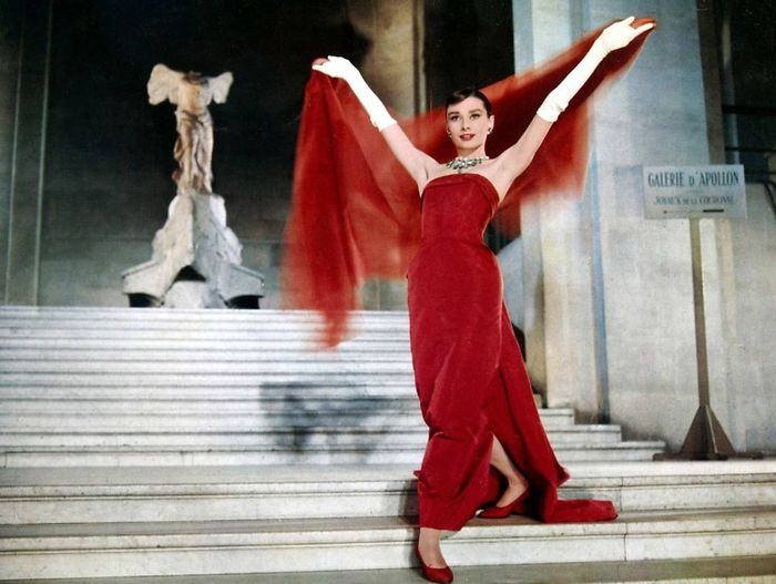 Mỹ nhân của mọi thời đại Audrey Hepburn: Visual hồi trẻ đáng mê mệt