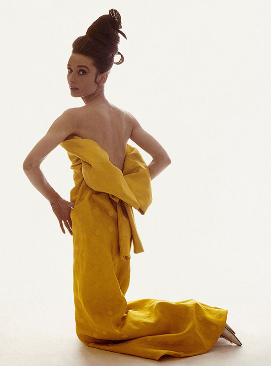 Mỹ nhân của mọi thời đại Audrey Hepburn: Visual hồi trẻ đáng mê mệt