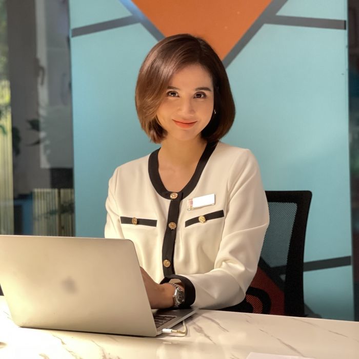 Mỹ nhân Vbiz chuộng tóc ngắn: Huyền Lizzie xinh như búp bê