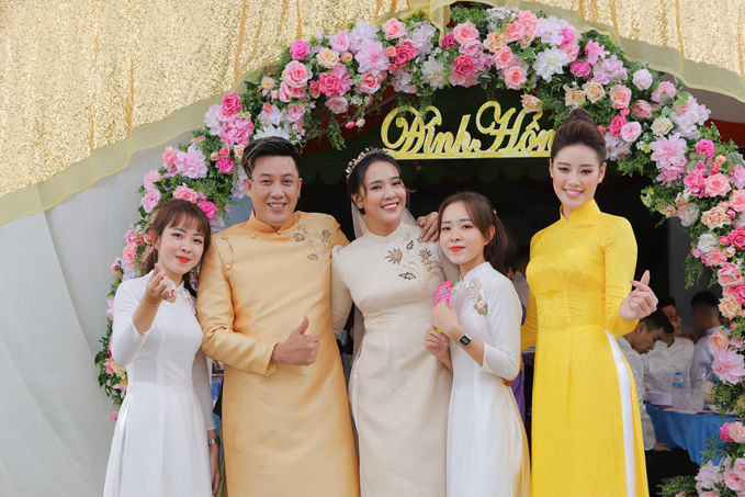 Mỹ nhân Việt đẹp át cô dâu: Bảo Thy diện đồ đơn giản vẫn lấn lướt