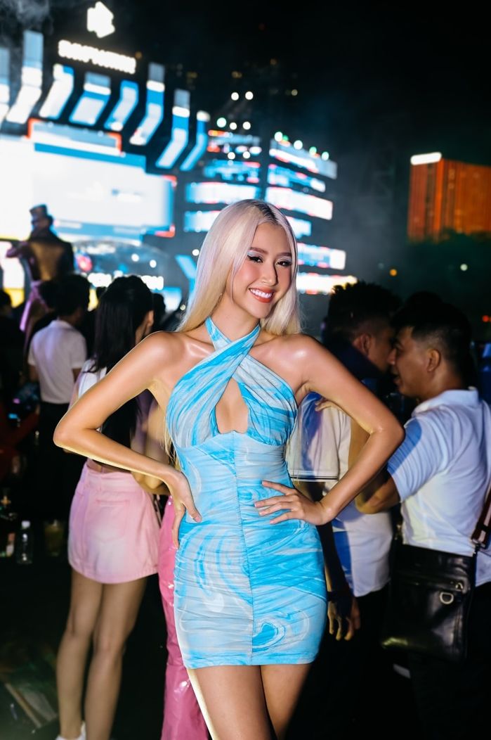 Mỹ nhân Việt hóa nàng tiên cá mắc cạn: Chi Pu chơi lớn