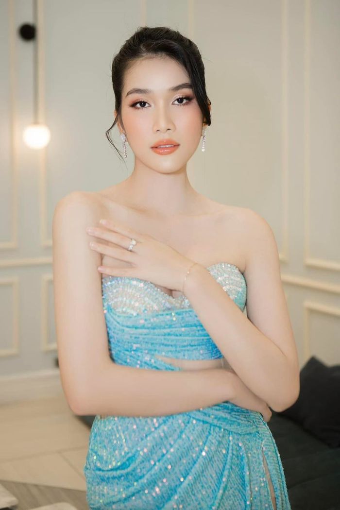 Mỹ nhân Việt hóa thân công chúa băng giá Elsa: Đỗ Thị Hà đẹp nhất