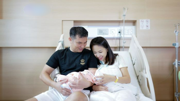 Mỹ nhân Việt sinh con muộn: Vân Hugo 37 tuổi chưa bằng Trịnh Kim Chi
