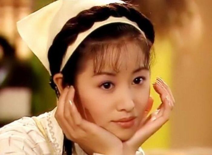 Mỹ nữ tạo dáng cute phô mai que: Tâm Như dịu dàng, Tịnh Y thanh tú