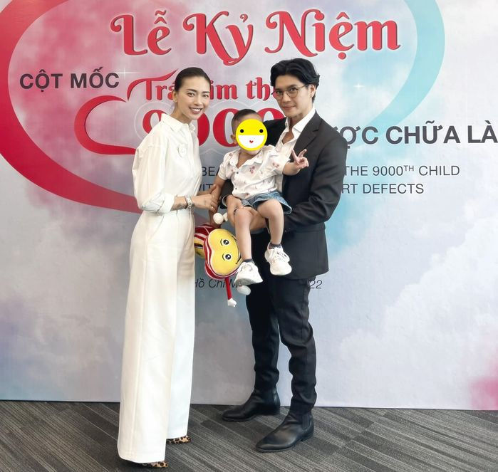 Ngô Thanh Vân - Huy Trần sau hôn lễ: Vợ chồng son không rời nửa bước