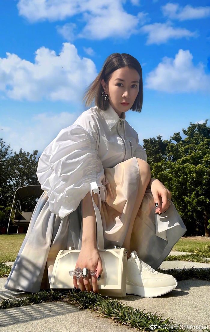 Xa Thi Mạn chuẩn đại gia Cbiz: mua nhà, sắm đồ hiệu như cơm bữa