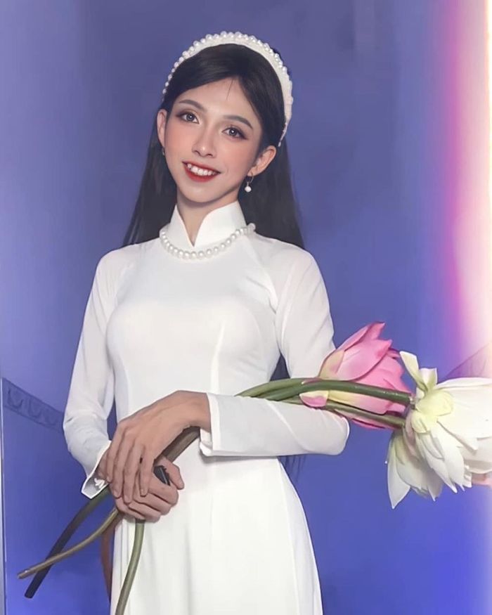 Nhan sắc trước và sau dao kéo của hội TikToker đình đám