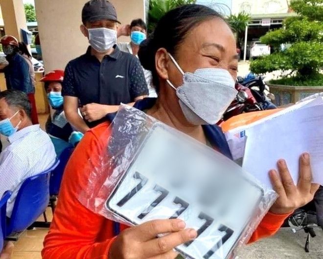 Những bàn tay vàng trong làn bốc biển số: Hết quý 7 tới quý 6