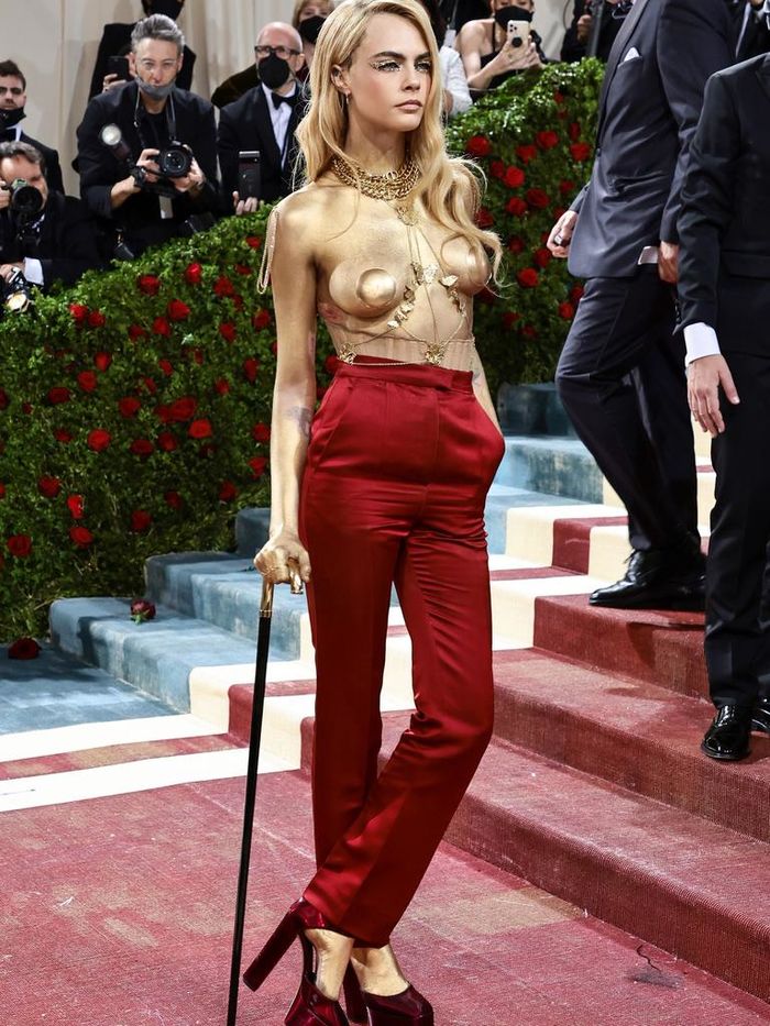 Những bộ cánh ố dề tại Met Gala 2022, như thể là đi nhầm sự kiện!