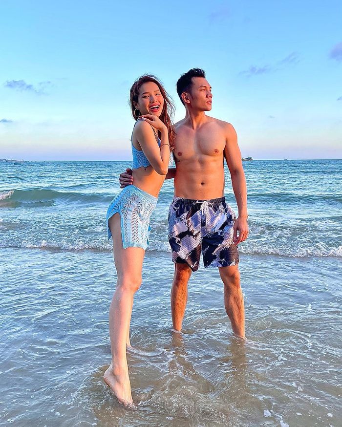 Những cặp đôi Vbiz thống trị bãi biển: vợ chồng Hà Anh đẹp mê hồn