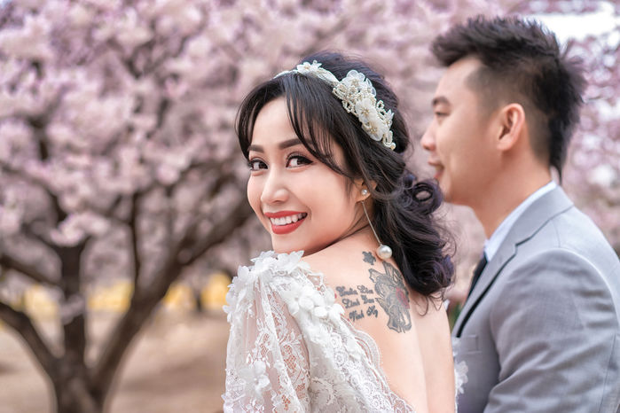 Những cô dâu cá tính nhất Vbiz: Ngô Thanh Vân khoe hình xăm ở cánh tay