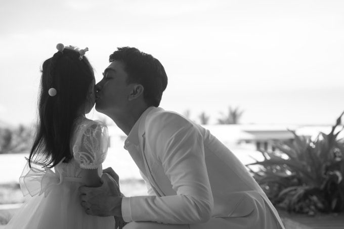 Bạn đời trong bóng tối của sao Việt: vợ Khương Ngọc lộ diện sau 5 năm