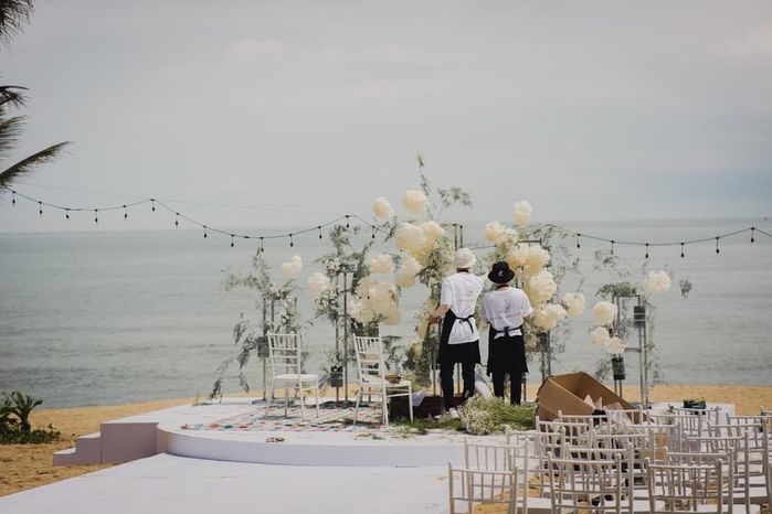 Những sao Việt tổ chức đám cưới siêu lãng mạn trên biển