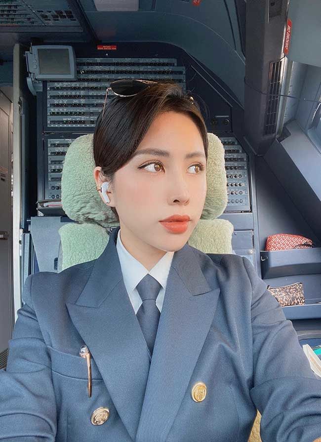Nữ phi công đẹp nhất Việt Nam: Hành trình từ tiếp viên đến cơ phó