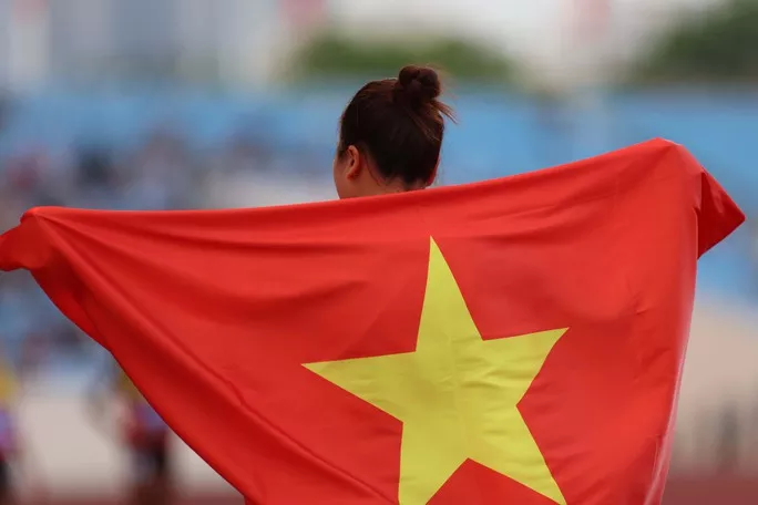 VĐV dân tộc Thái phá kỷ lục SEA Games giành HCV đầu tiên cho Việt Nam