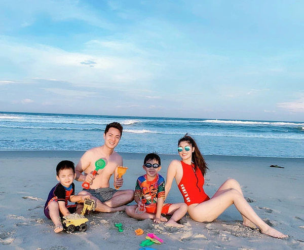 Mỹ nhân mặc áo tắm, chồng phản ứng ra sao: Mạc Văn Khoa không cho phép