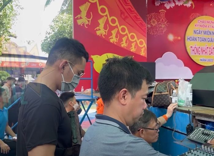 Phương Trinh Jolie lần đầu chạy show sau đám cưới, có trai đẹp bấm đĩa