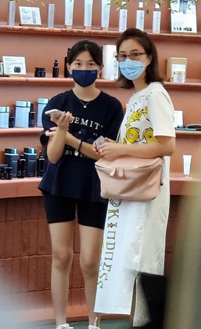 Quan Vịnh Hà ở tuổi U60: Về làm nội trợ, được chồng yêu hơn thuở đầu