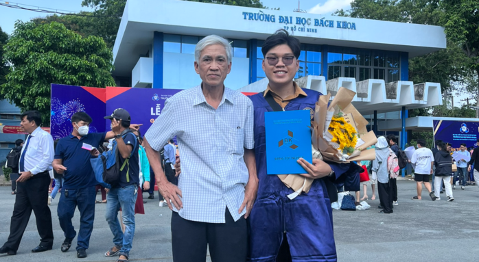 Rớt 9 môn liên tiếp, nam sinh ĐH Bách Khoa kỳ tích lội ngược dòng